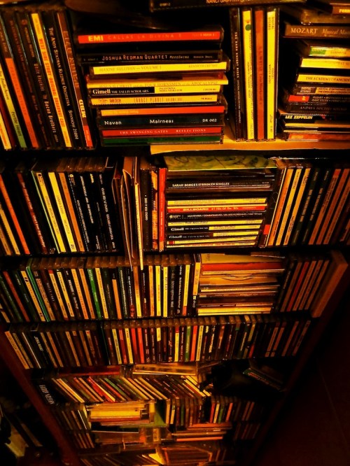 But before I do, I need to buy a new portable CD boombox, so my son can continue to listen to all of those near-abandoned discs I have yet to rip to my computer. The question is… which boombox should I get?