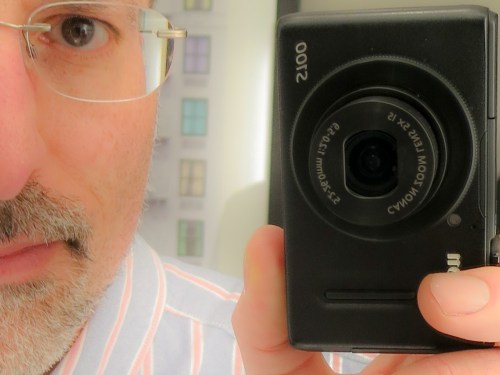 Are you married to a guy who’s also wedded to his tech? What did you get him for Father’s Day? To honor the ongoing quest, I wrote this little poem… 