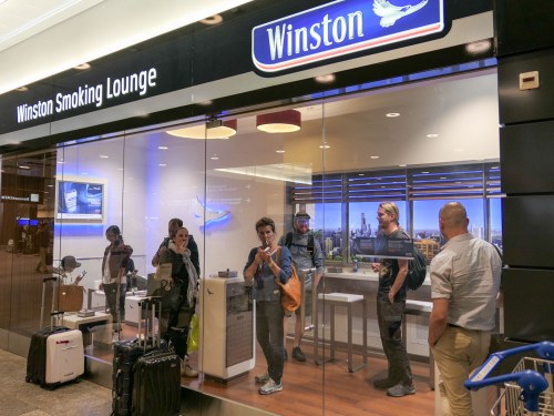 winston-smoking-lounge